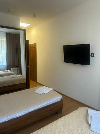 Гостиница Русь Туапсе Двухместный номер с 2 отдельными кроватями-2