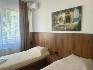 Гостиница Русь Туапсе Двухместный номер с 2 отдельными кроватями-1